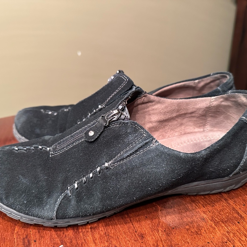 Naturalizer Black womens Ruecon suede slip on size 10